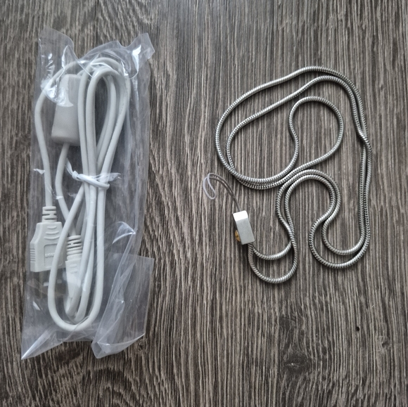 Canon Black Powershot Elph 120 IS in Box With All Paper Work - Picture 9 of 11